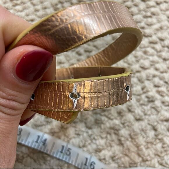 Lot of 6‎ Ladies Skinny Belts Various Styles Size Medium to Large - Picture 7 of 16